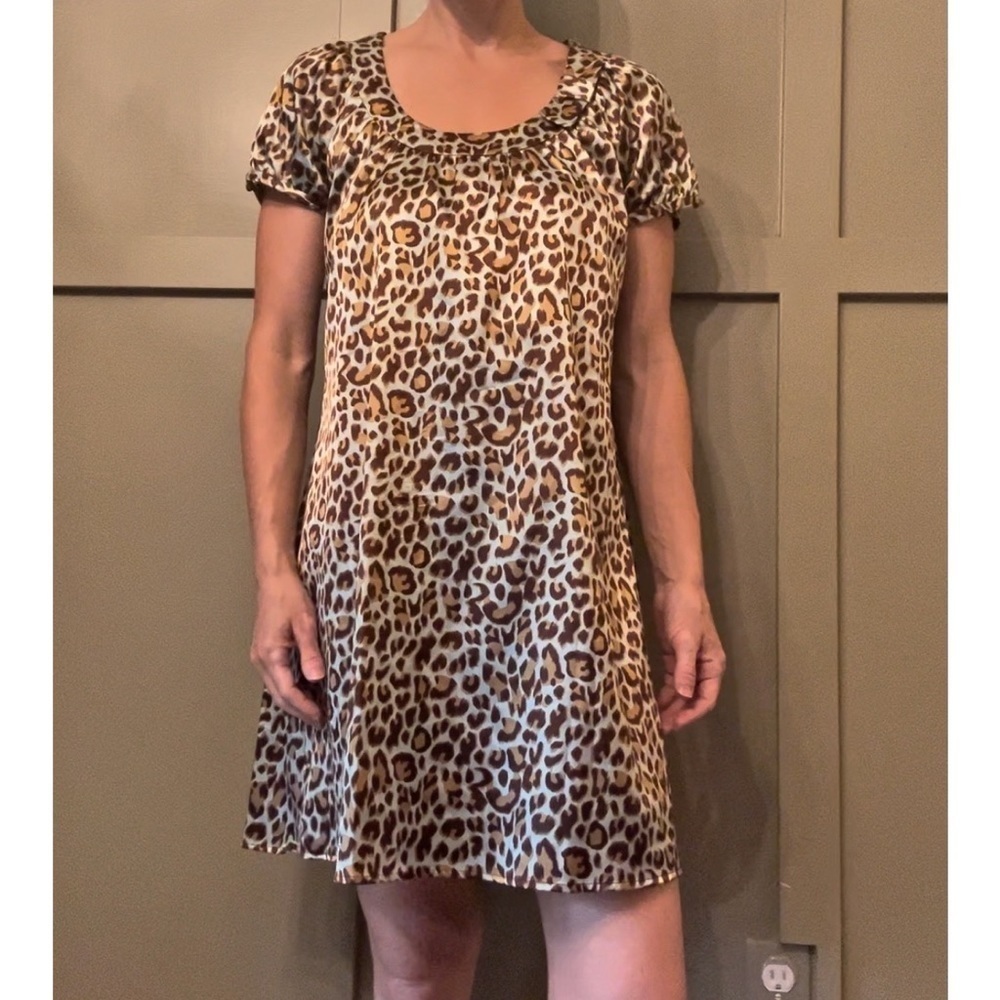 BCBGMAXAZRIA Leopard Print Satin Mini Dress Short Sleeve Scoop Neck Size Small